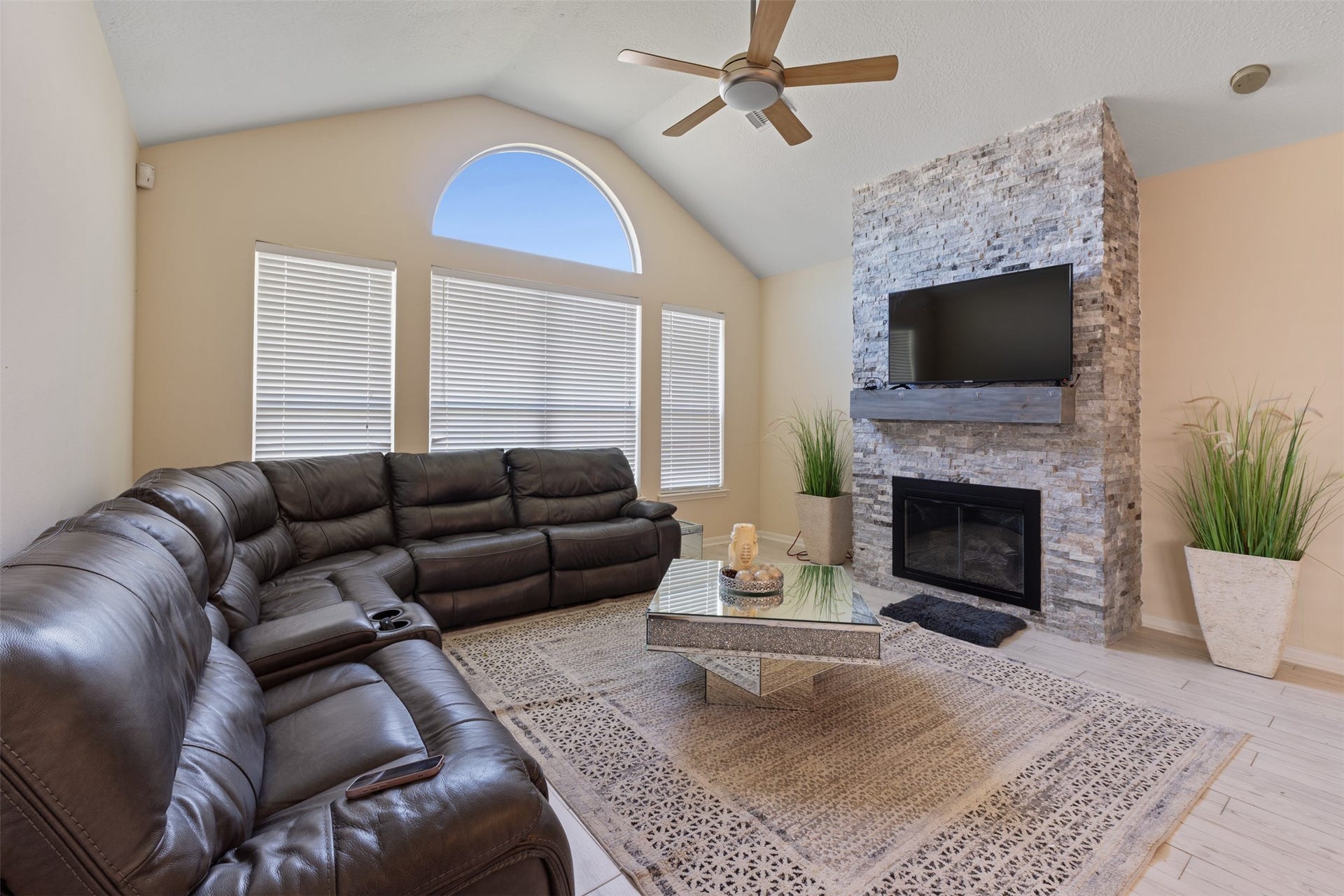 2603 Crystal Falls Drive, Pearland, TX 77584 2603 Crystal Falls Drive, Pearland, TX 77584