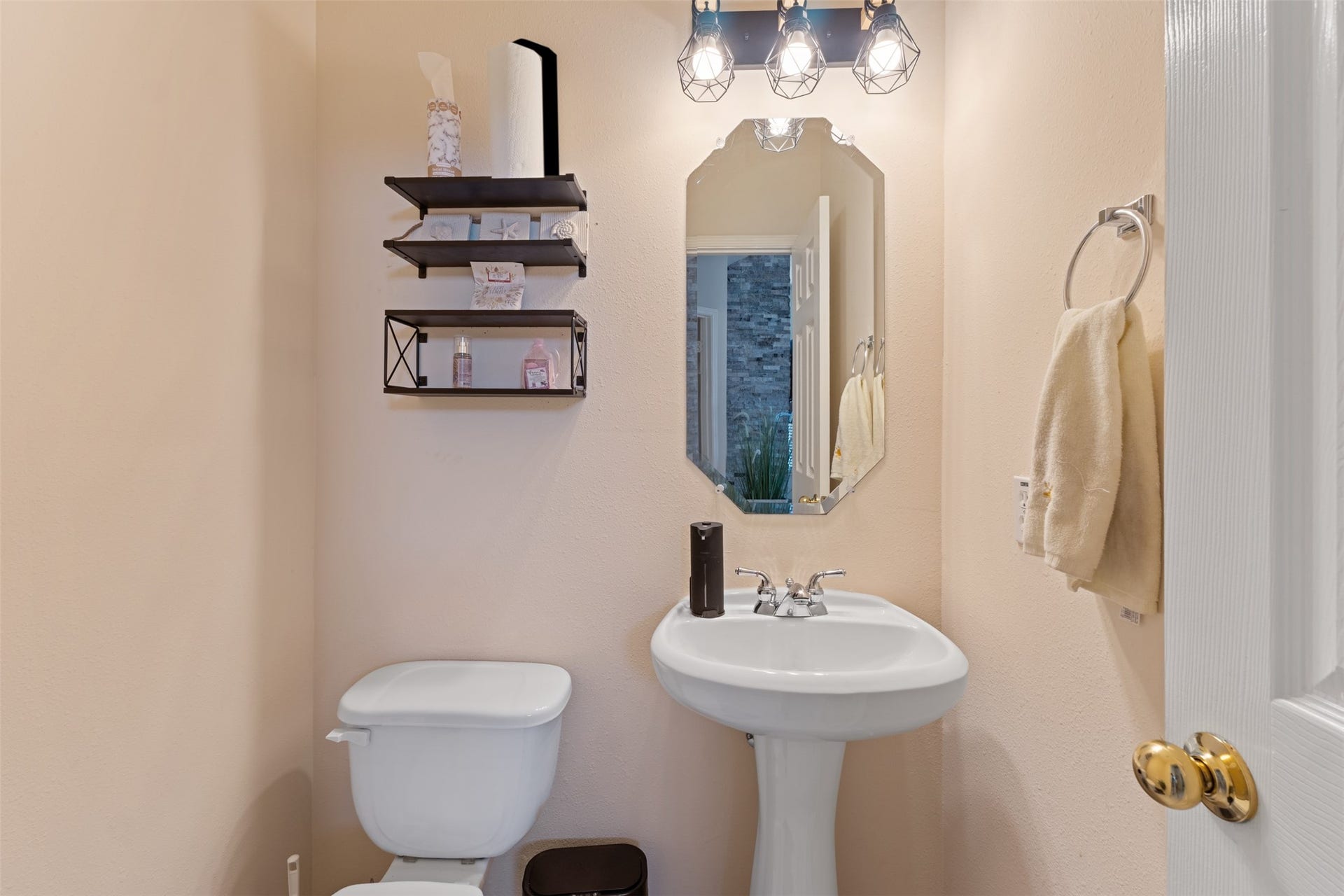 2603 Crystal Falls Drive, Pearland, TX 77584 2603 Crystal Falls Drive, Pearland, TX 77584