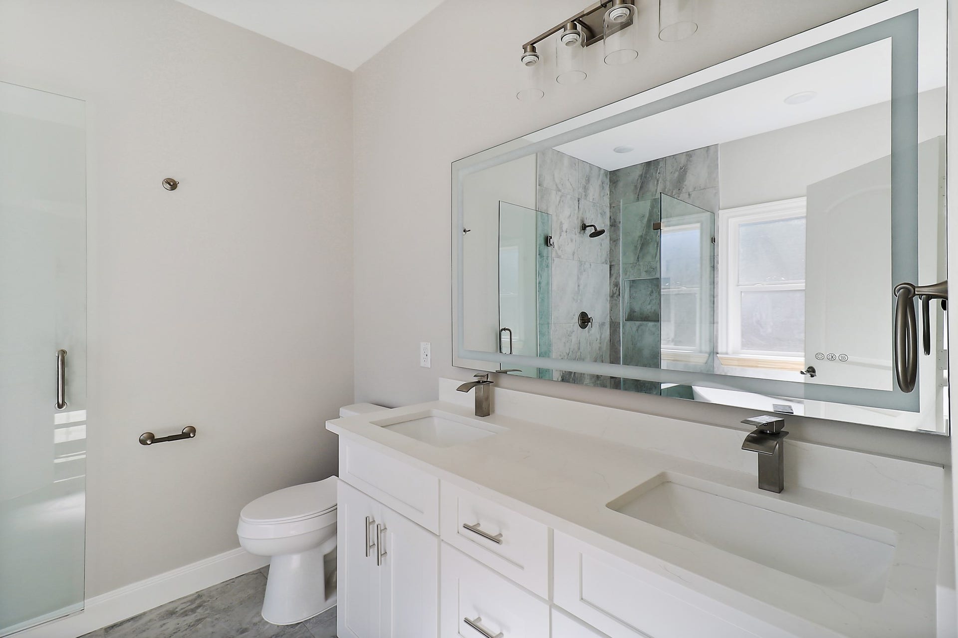 2122 Eagle Point Road, Crosby, TX 77532 2122 Eagle Point Road, Crosby, TX 77532