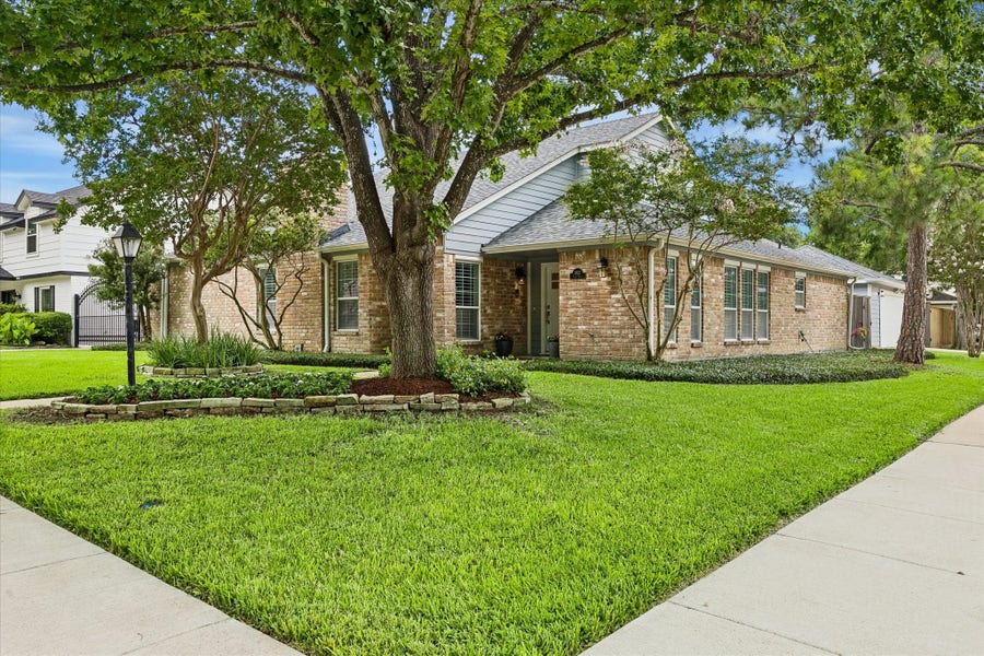 Property photo for 1902 Eagle Falls Street, Houston, TX