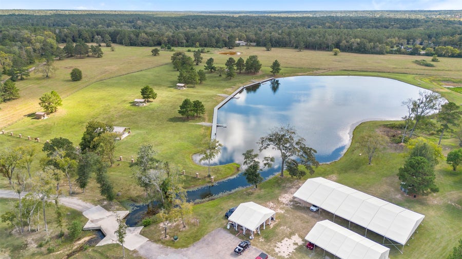 Property photo for 15896 Ridge Oak Road, Willis, TX