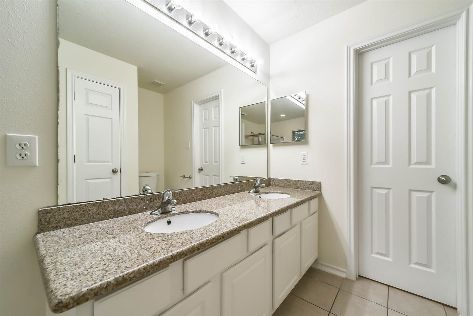 246 W Stedhill Loop Loop, The Woodlands, TX 77384