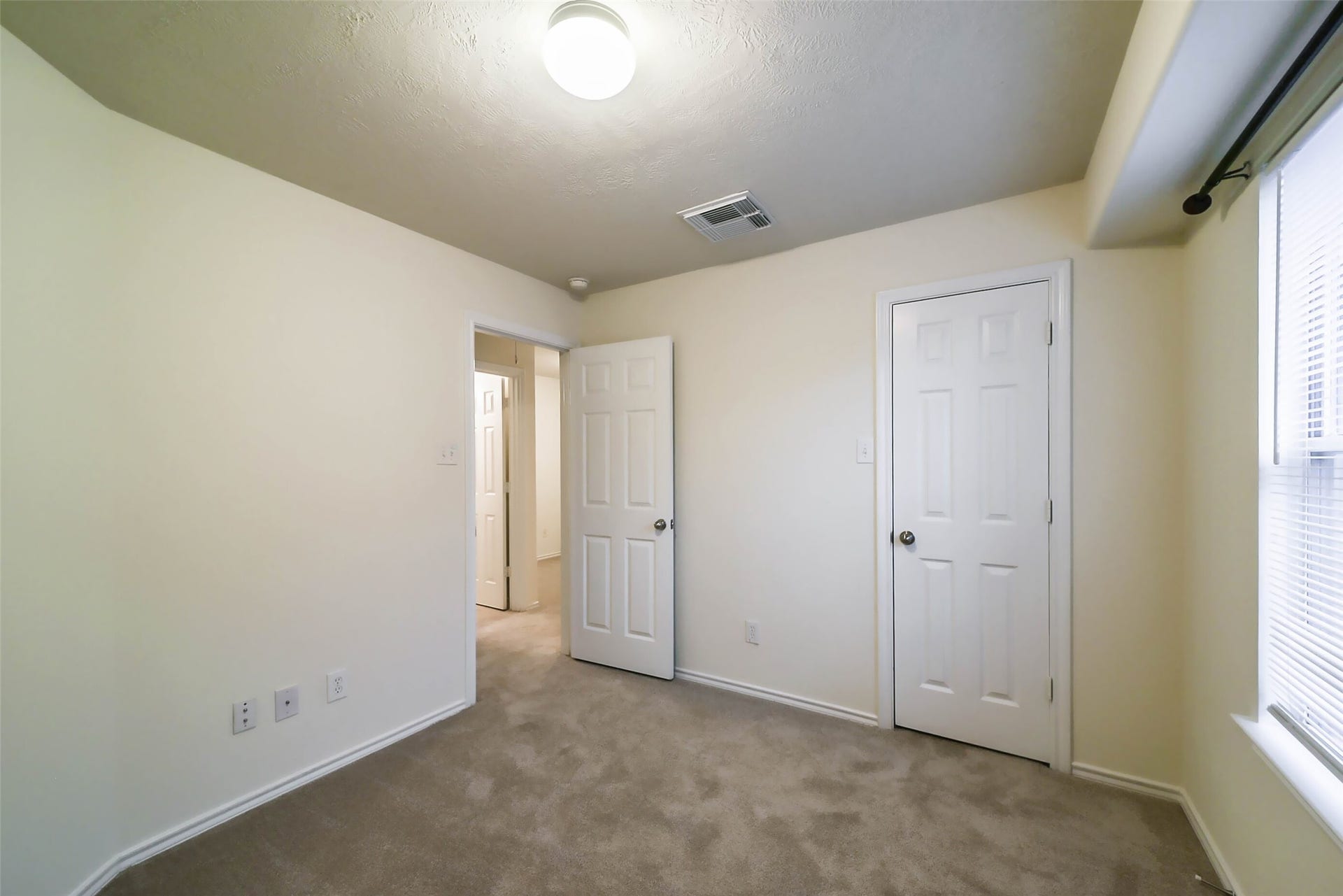 246 W Stedhill Loop Loop, The Woodlands, TX 77384
