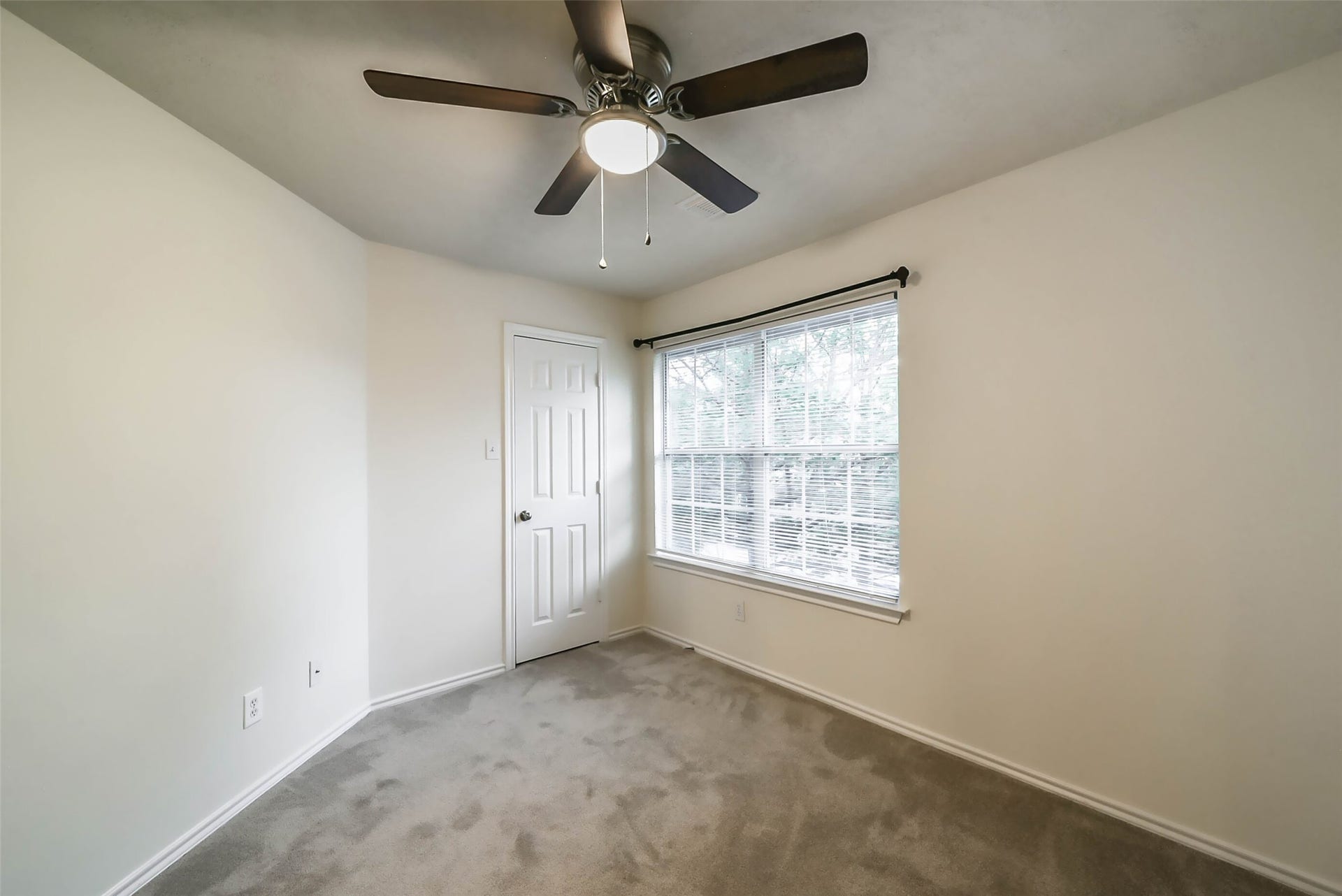 246 W Stedhill Loop Loop, The Woodlands, TX 77384