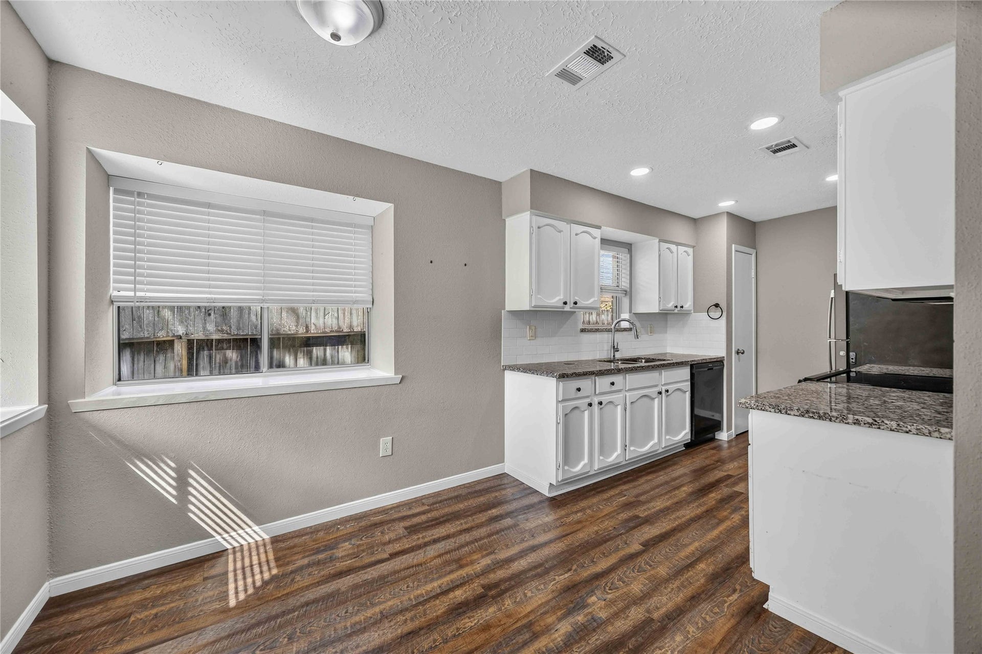 5427 Timpani Drive, Friendswood, TX 77546 5427 Timpani Drive, Friendswood, TX 77546