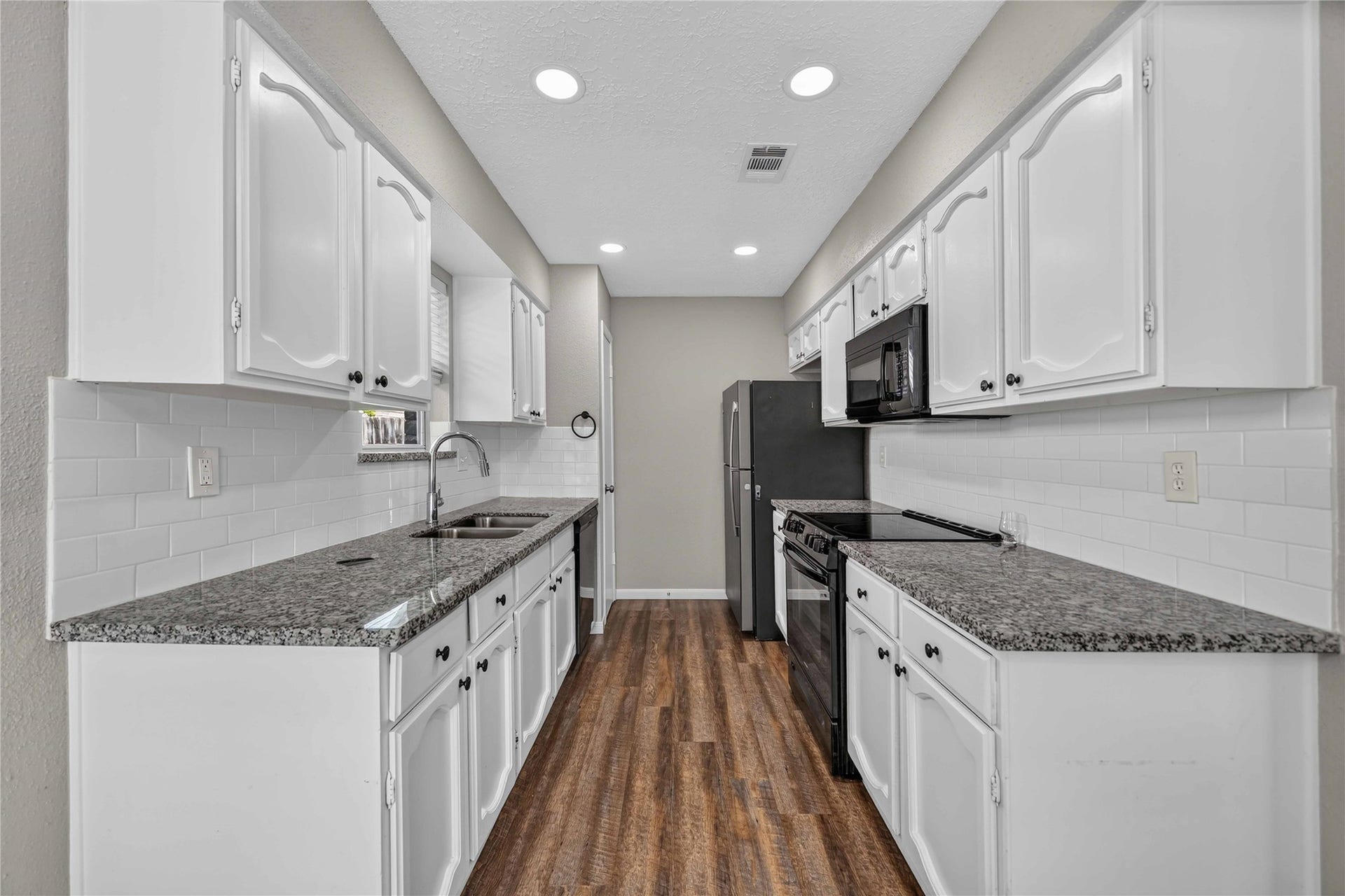 5427 Timpani Drive, Friendswood, TX 77546 5427 Timpani Drive, Friendswood, TX 77546