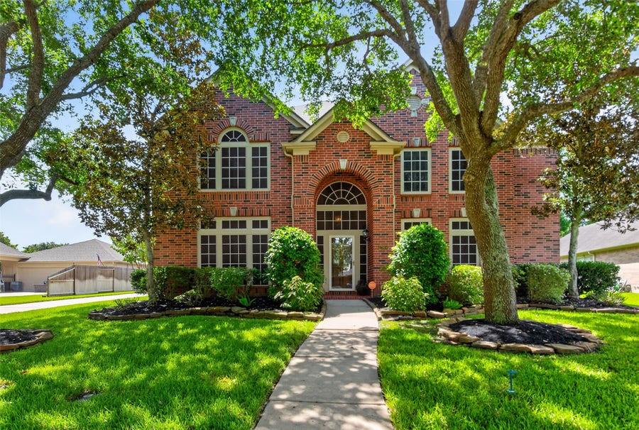 Property photo for 2804 Harvest Hill Drive, Friendswood, TX