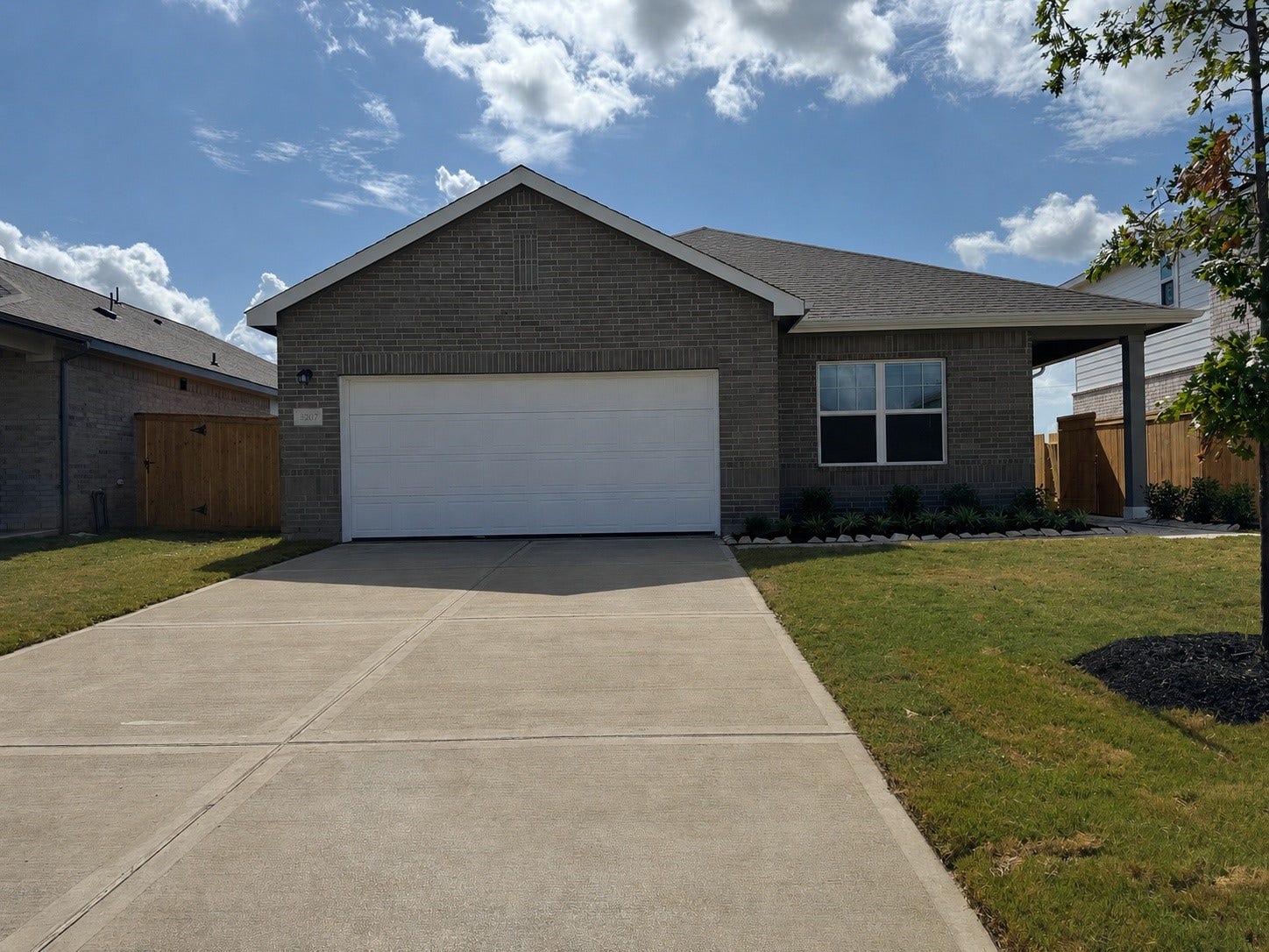 3207 Diamond View Lane, Angleton, TX 77515 3207 Diamond View Lane, Angleton, TX 77515