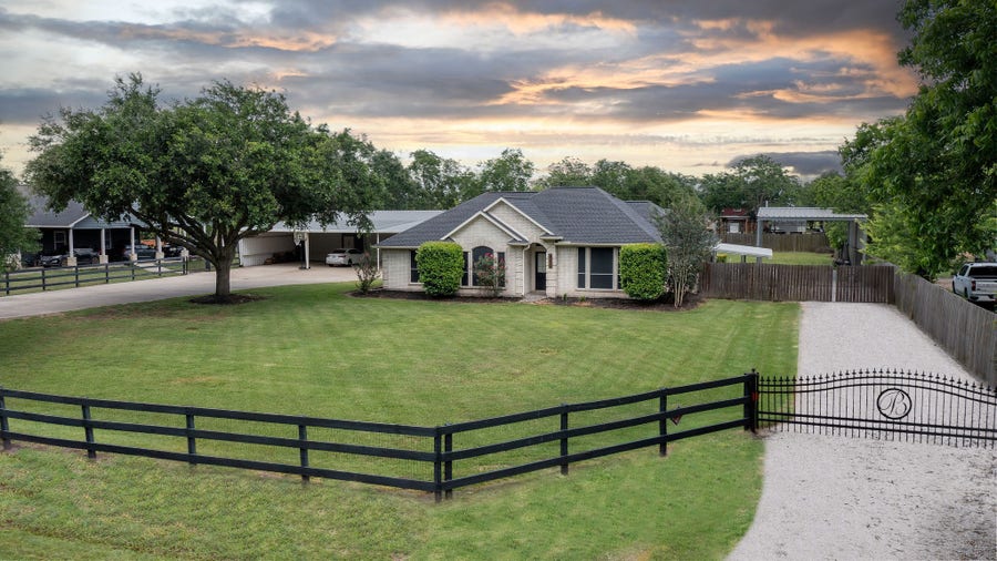 Property photo for 7905 Kathryn Road, Needville, TX