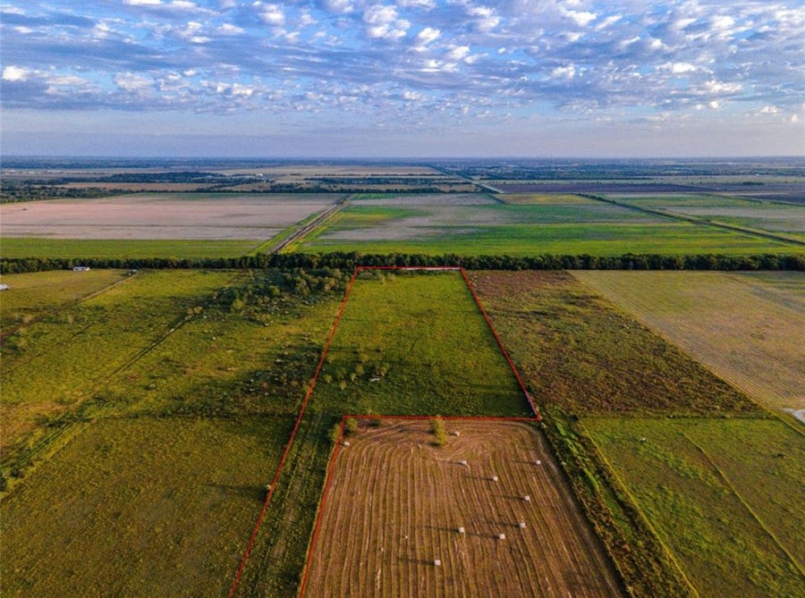 Property photo for 521 County Road 52, Rosharon, TX