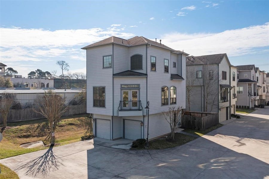 Property photo for 835 Garden Oaks Trace, Houston, TX