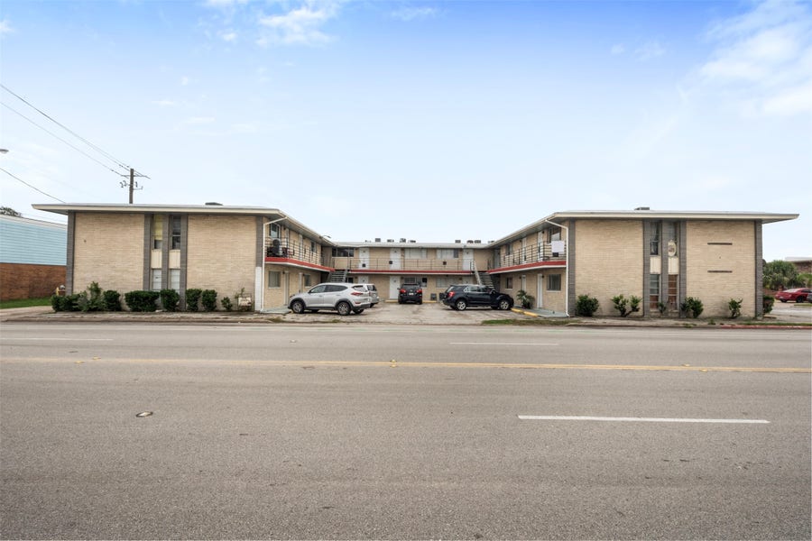 Property photo for 516 Holiday Drive, Galveston, TX