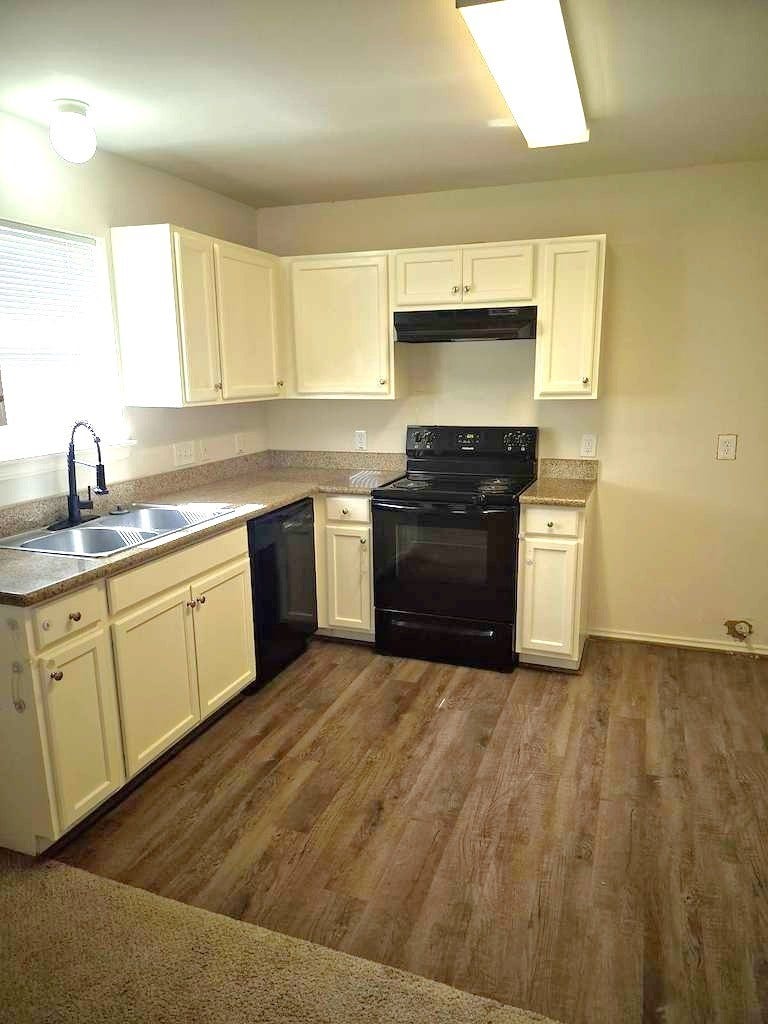 16750 Fallen Timbers Drive, Conroe, TX 77385 16750 Fallen Timbers Drive, Conroe, TX 77385