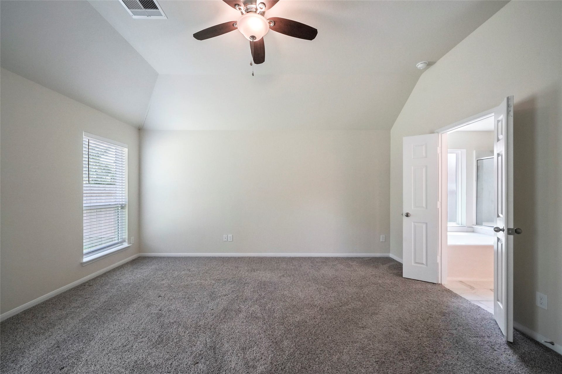 3227 Fairhaven Lane, Rosenberg, TX 77471 primary room