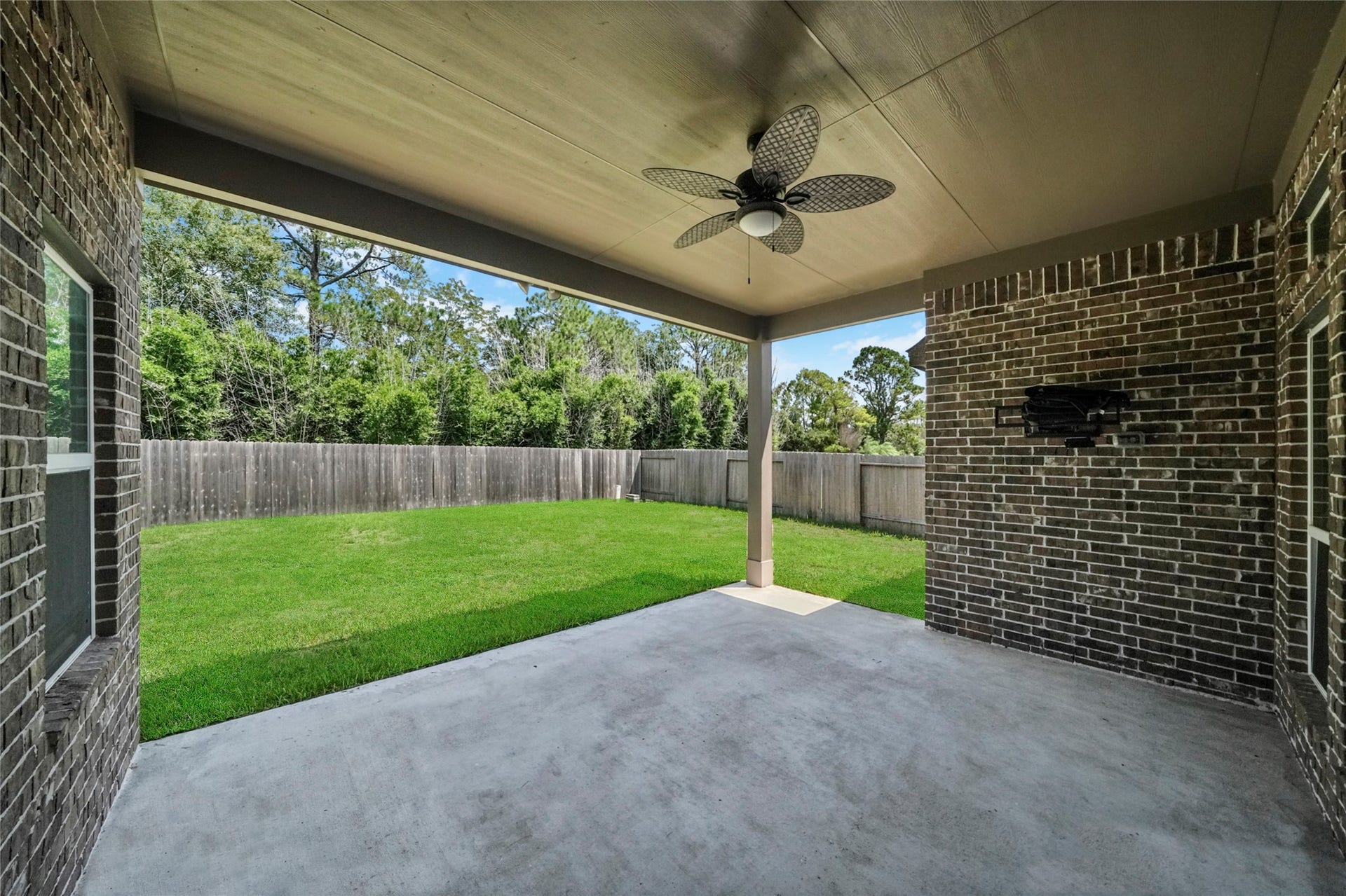 3227 Fairhaven Lane, Rosenberg, TX 77471 cover porch
