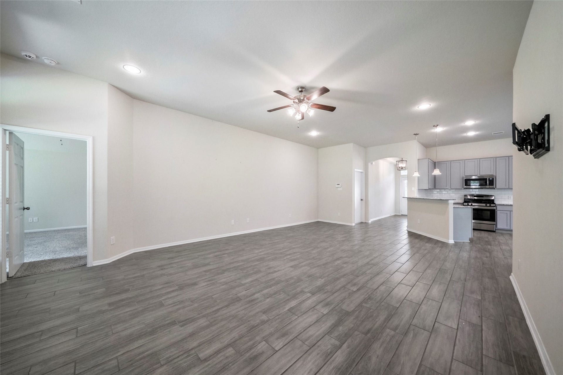 3227 Fairhaven Lane, Rosenberg, TX 77471 living room