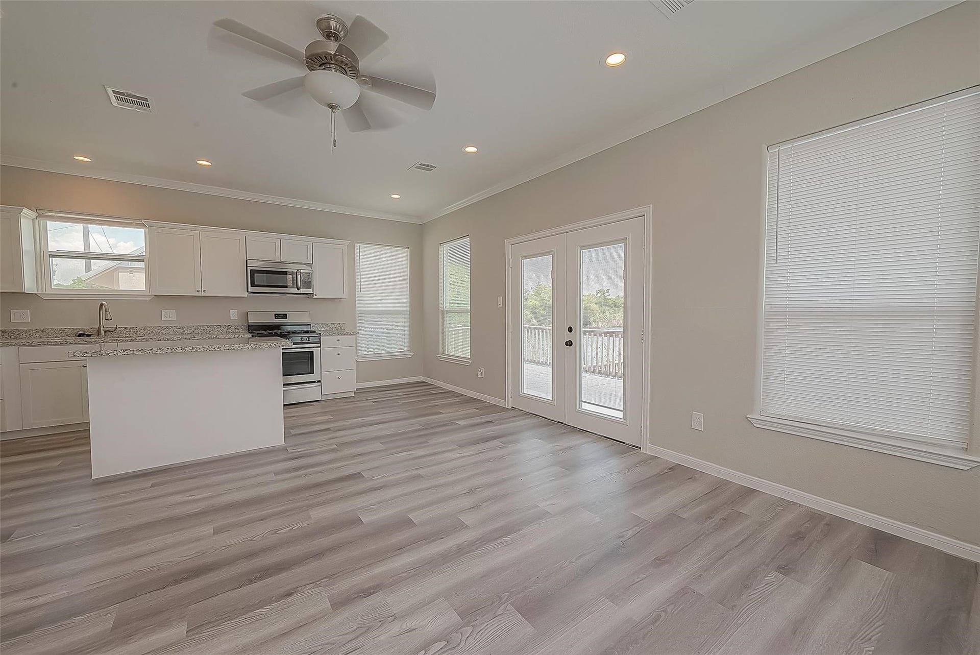 2730 Avenue D, San Leon, TX 77539 2730 Avenue D, San Leon, TX 77539