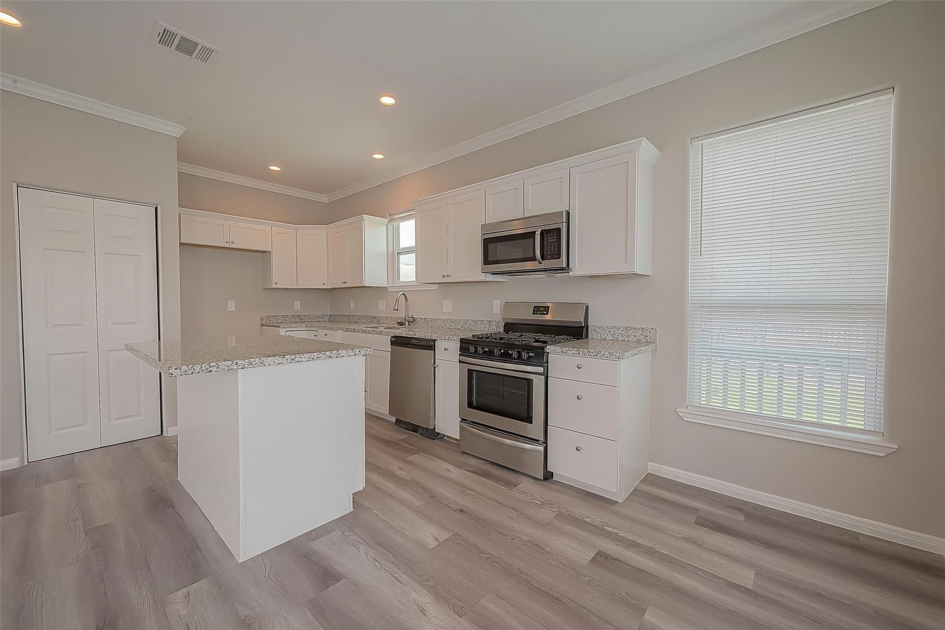 2730 Avenue D, San Leon, TX 77539 2730 Avenue D, San Leon, TX 77539