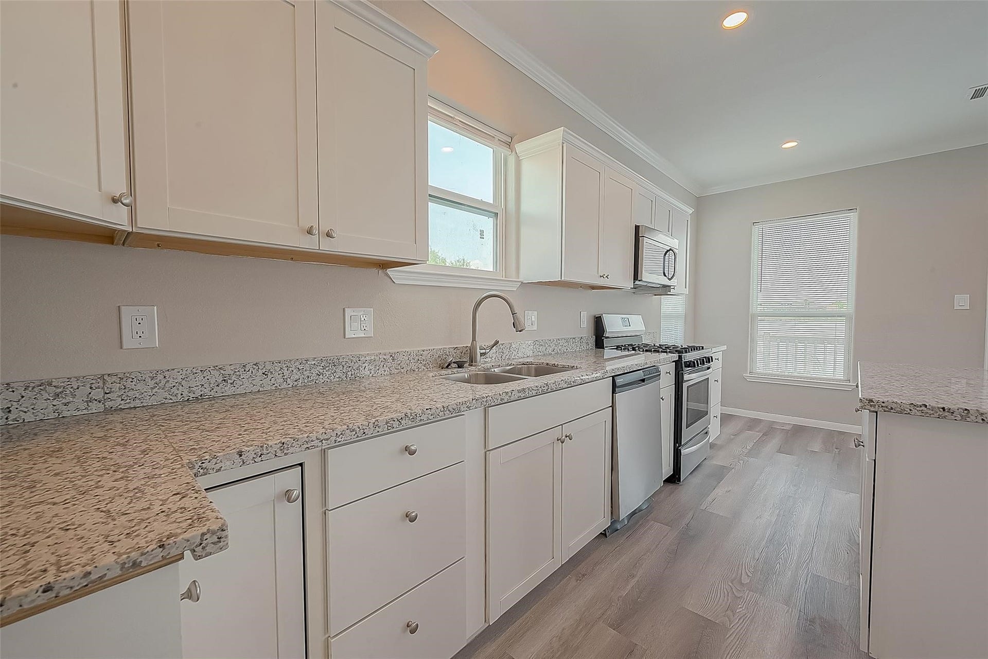 2730 Avenue D, San Leon, TX 77539 2730 Avenue D, San Leon, TX 77539