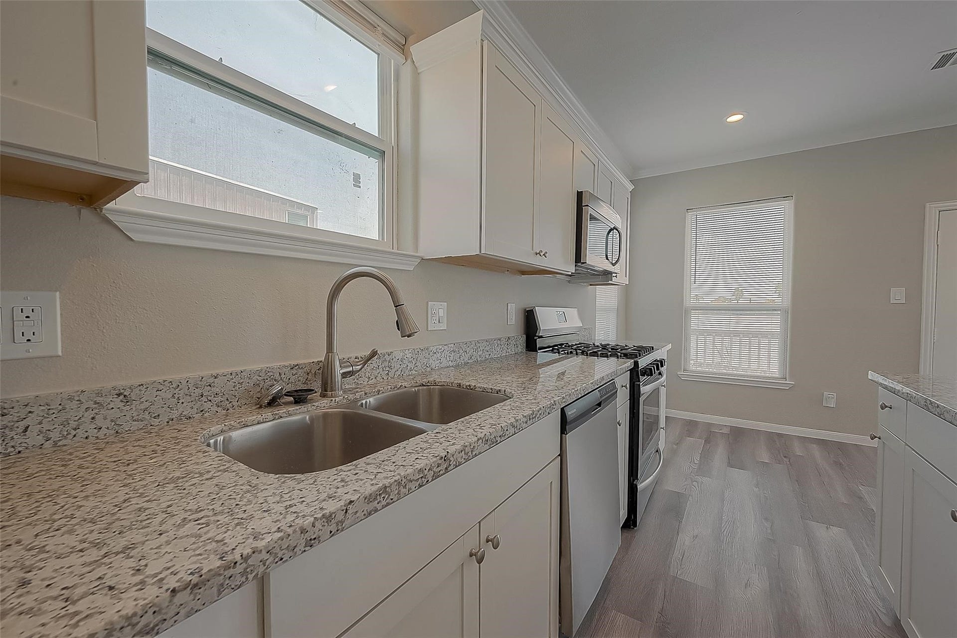2730 Avenue D, San Leon, TX 77539 2730 Avenue D, San Leon, TX 77539
