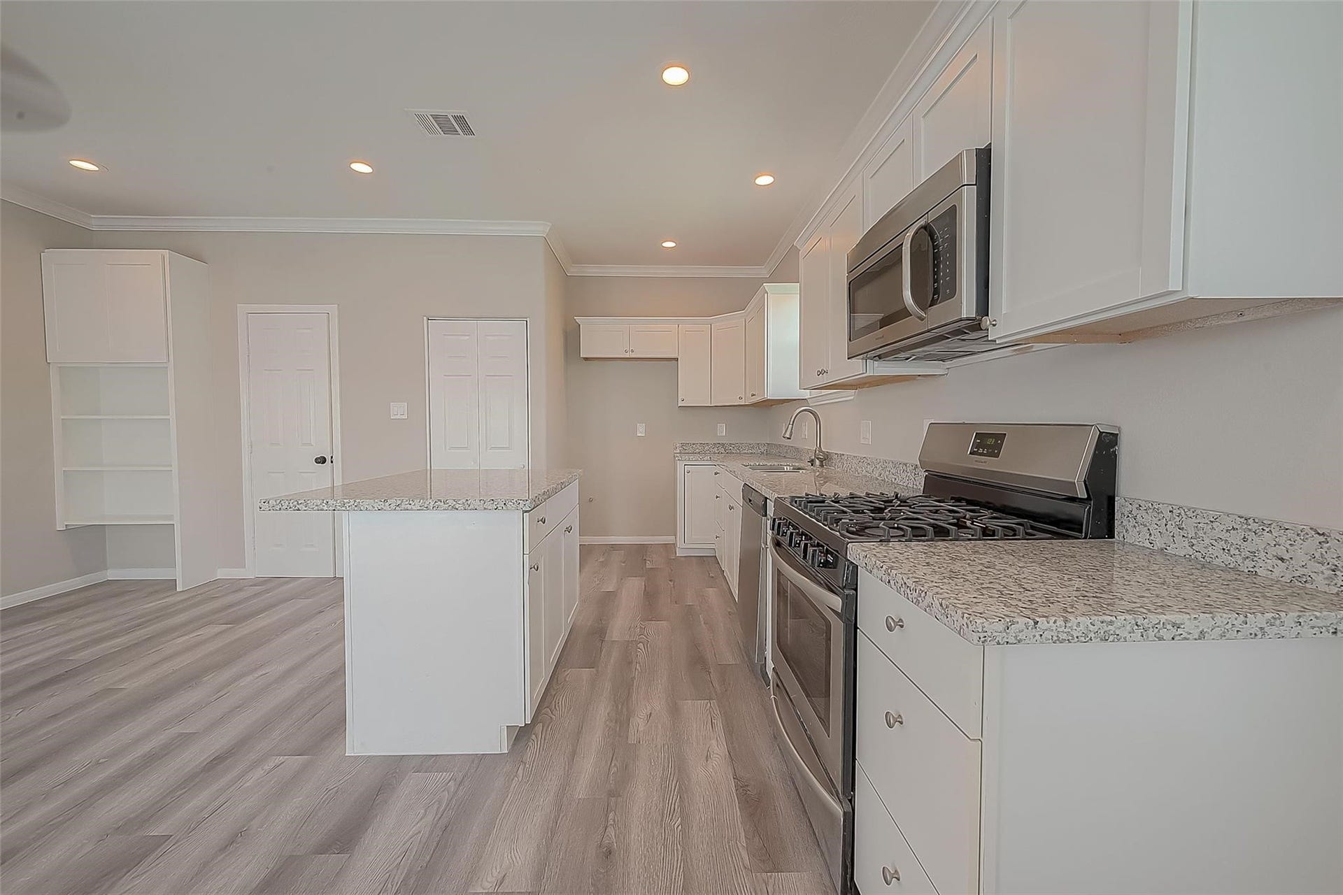 2730 Avenue D, San Leon, TX 77539 2730 Avenue D, San Leon, TX 77539