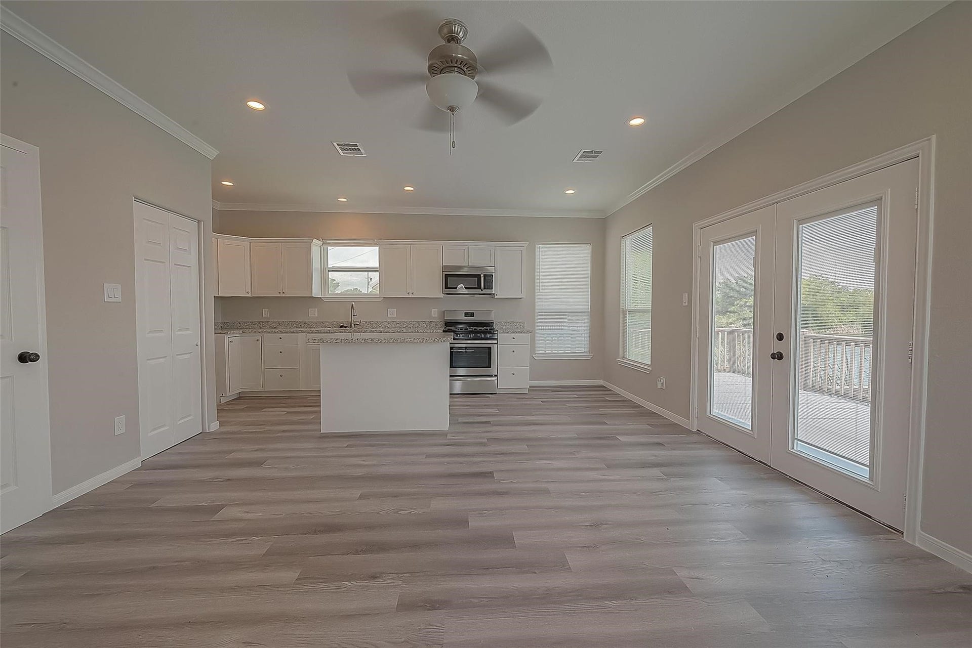 2730 Avenue D, San Leon, TX 77539 2730 Avenue D, San Leon, TX 77539