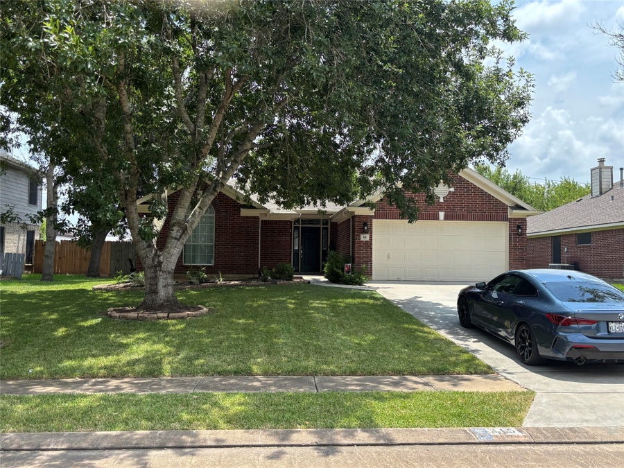 Property photo for 115 Papaya Street, Lake Jackson, TX