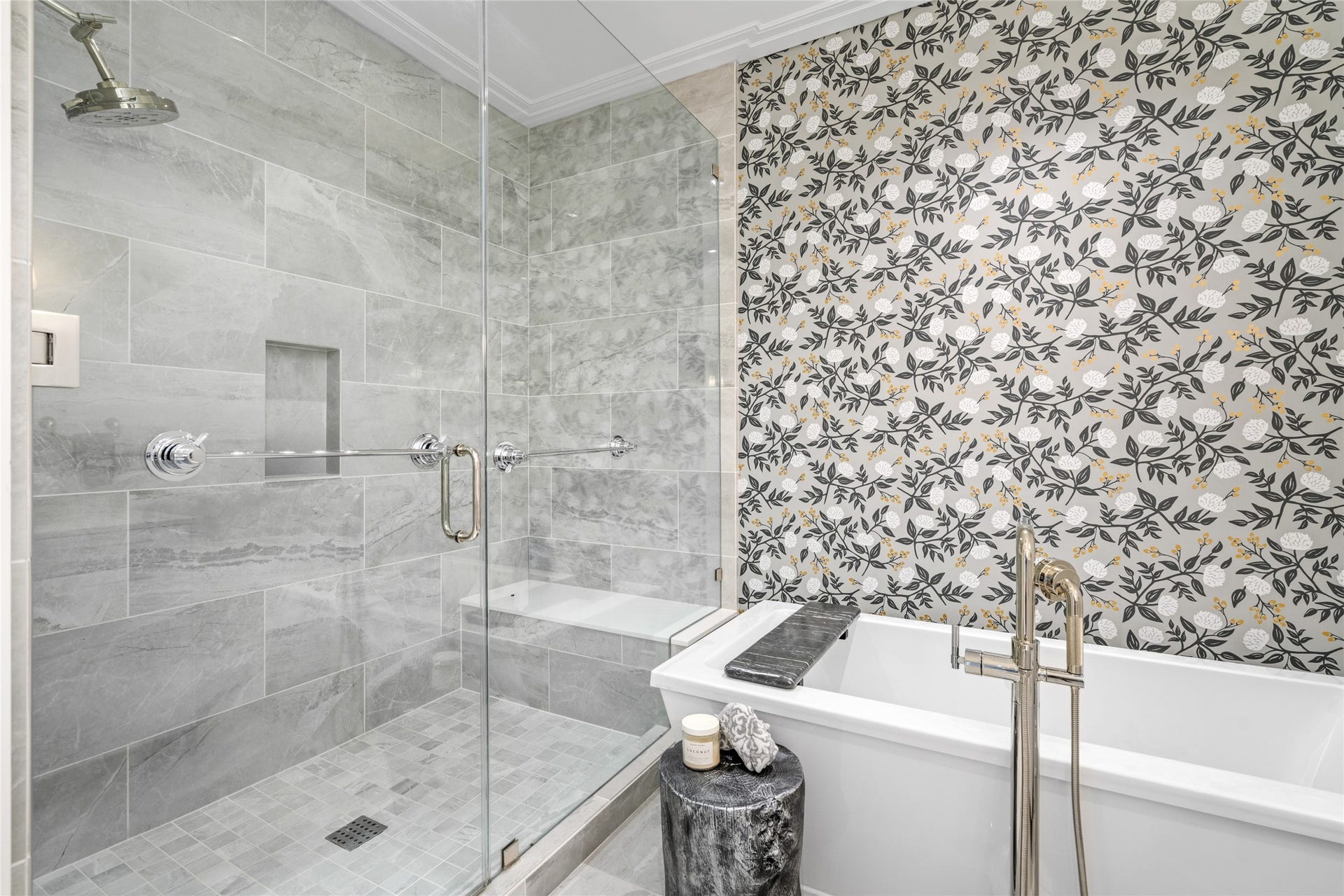 6017 Memorial, #202, Houston, TX 77007 The grand walk-in shower and free-standing soaking tub make this bathroom the ultimate relaxation destination.