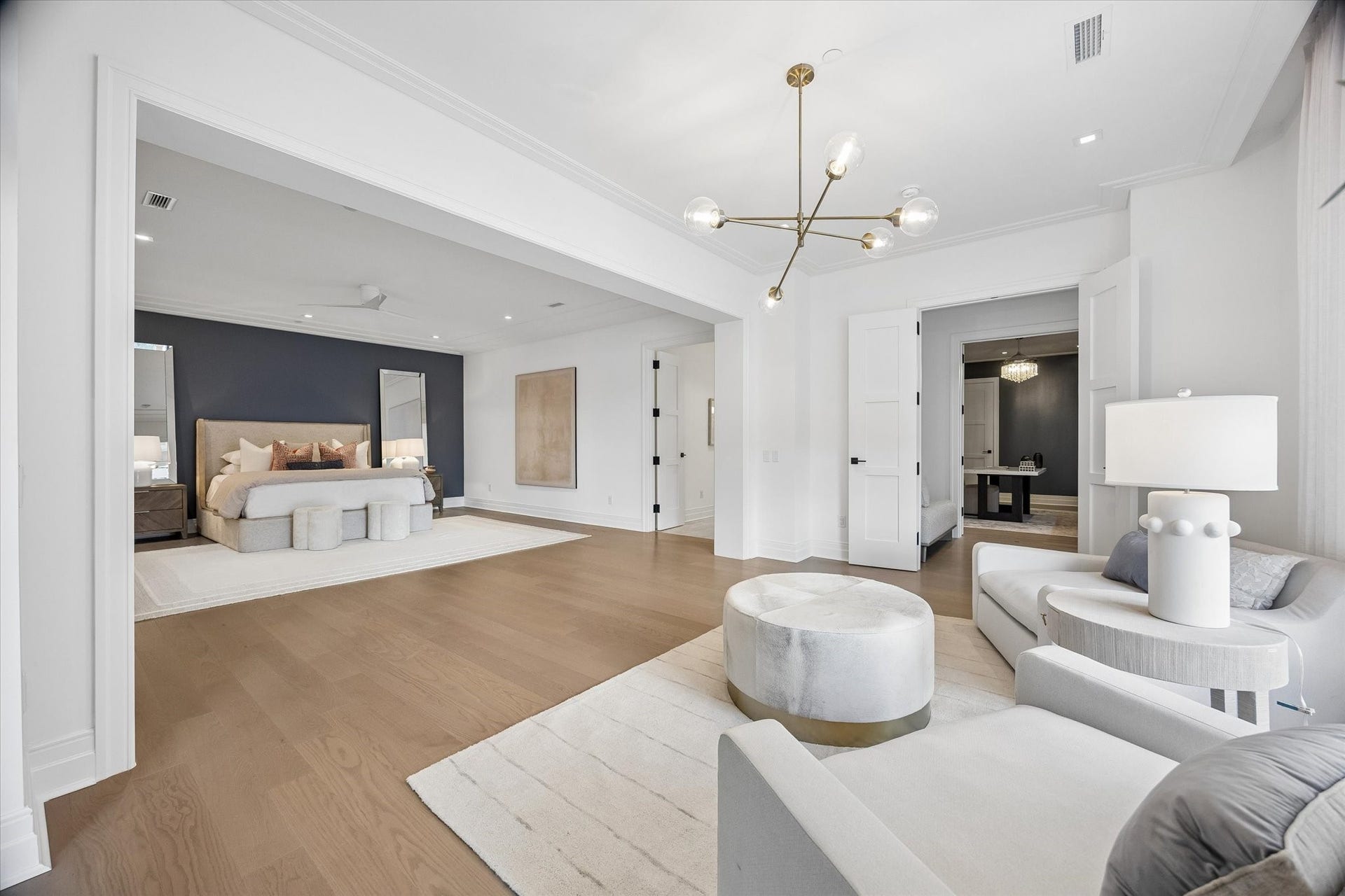 6017 Memorial, #202, Houston, TX 77007 More than a primary suite, this is a true primary wing, with its generous scale, private sitting area, and thoughtful separation adding another layer of luxury to the residence.