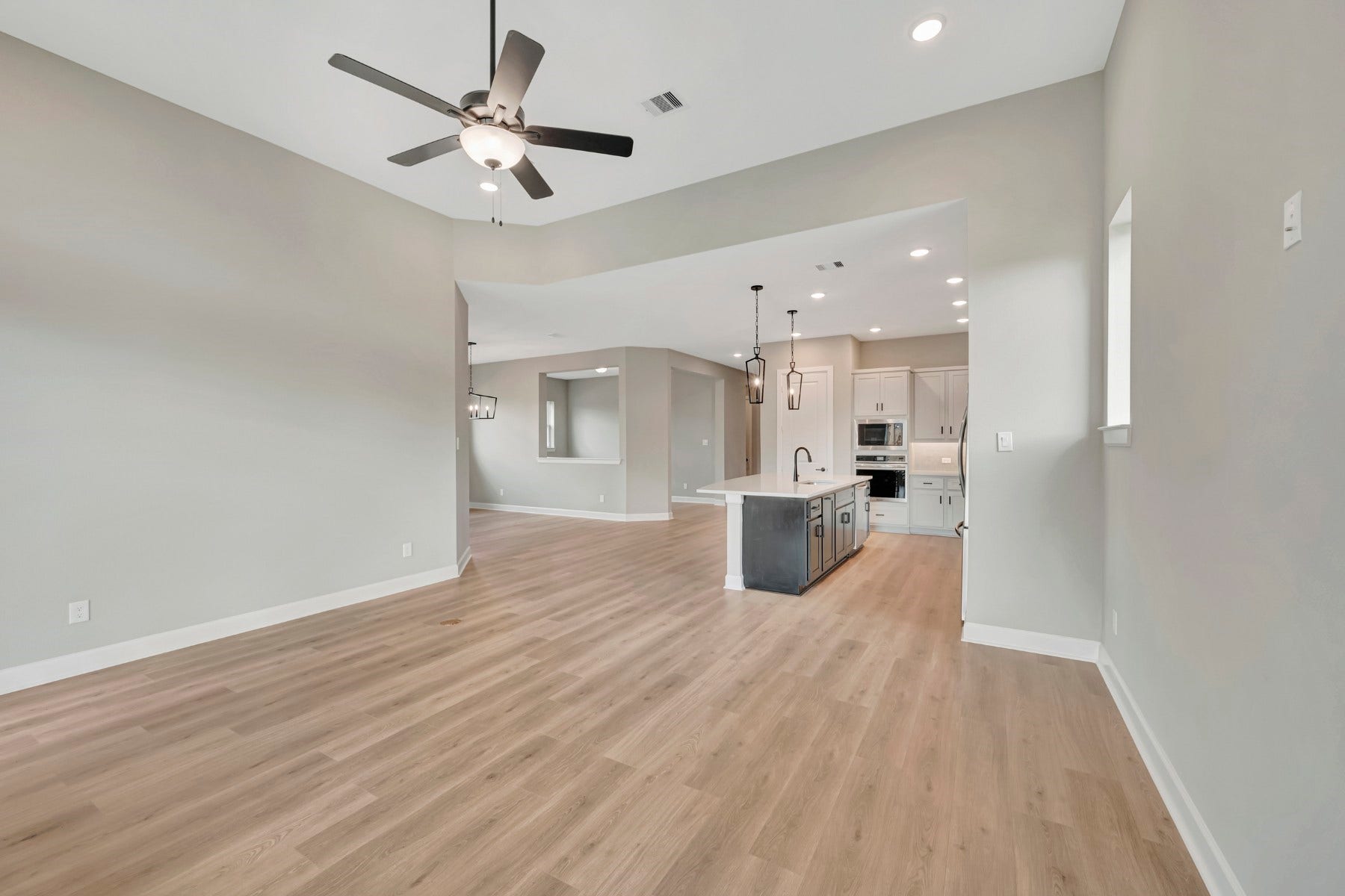 2335 Verano Street, Montgomery, TX 77316