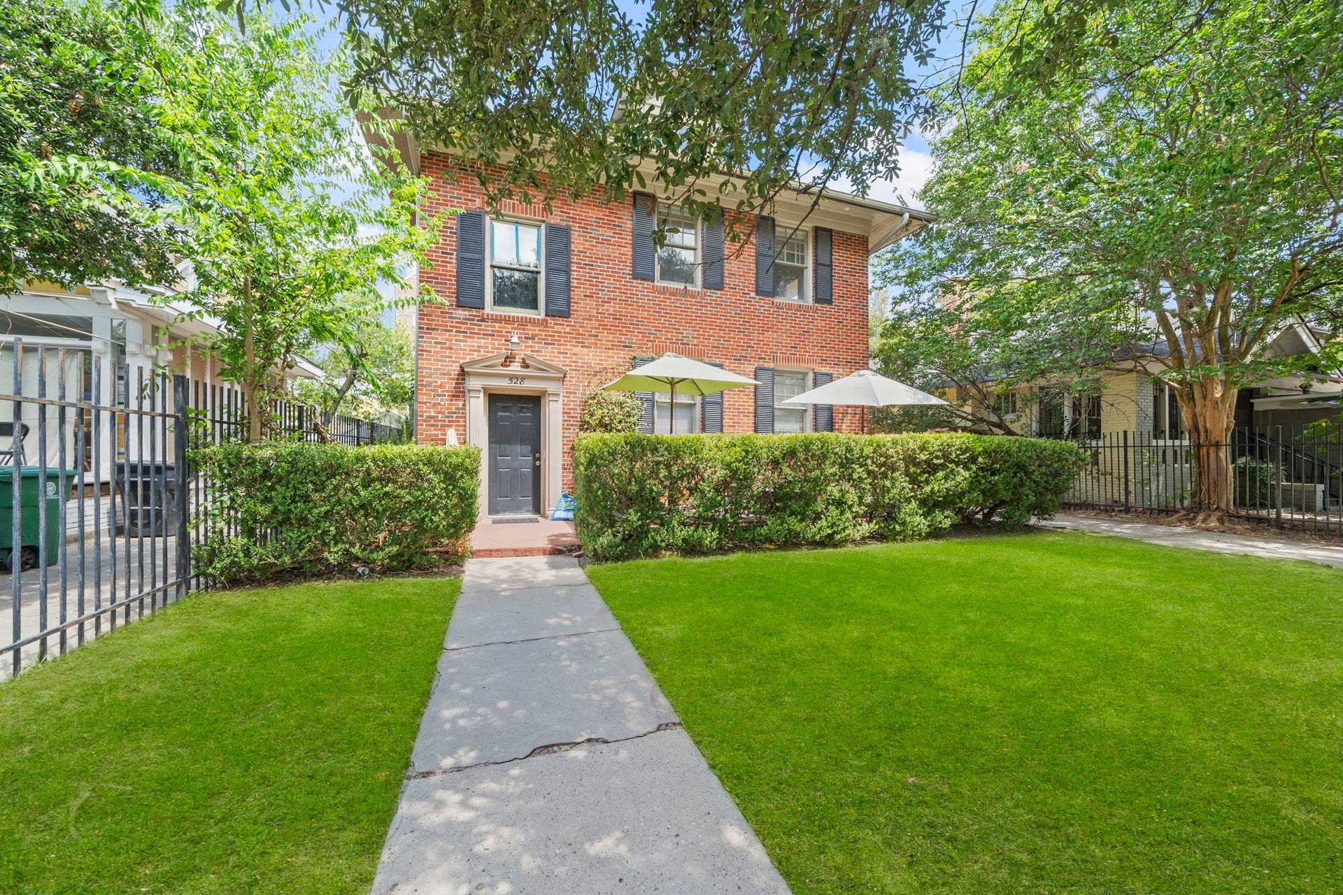 528 Hawthorne Street, Houston, TX 77006 528 Hawthorne Street, Houston, TX 77006