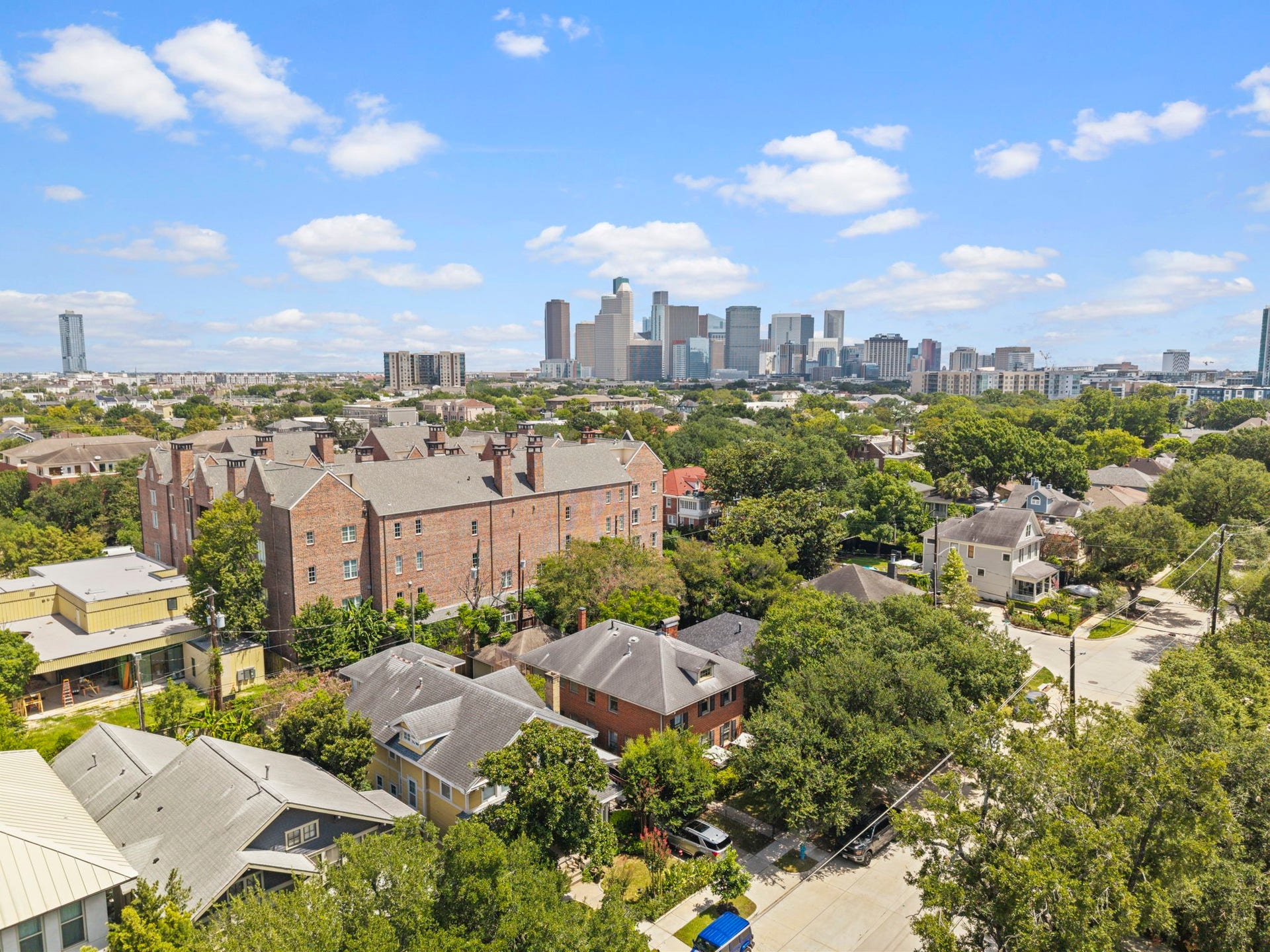 528 Hawthorne Street, Houston, TX 77006 528 Hawthorne Street, Houston, TX 77006