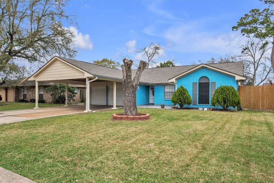 Property photo for 308 Tiegs Street, League City, TX