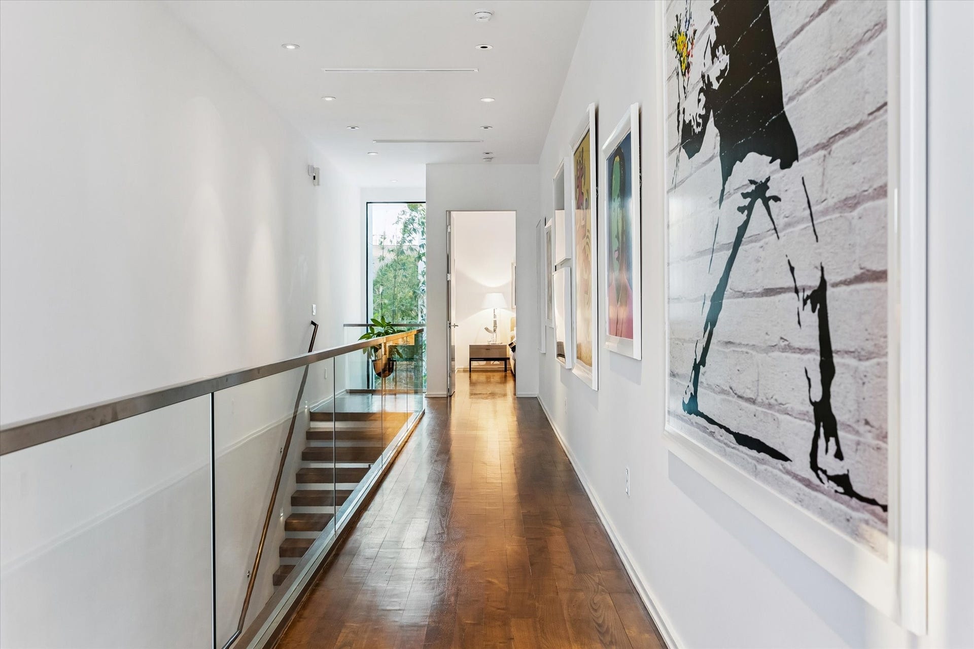 1527 Indiana Street, Houston, TX 77006 Second floor - hallway gallery.