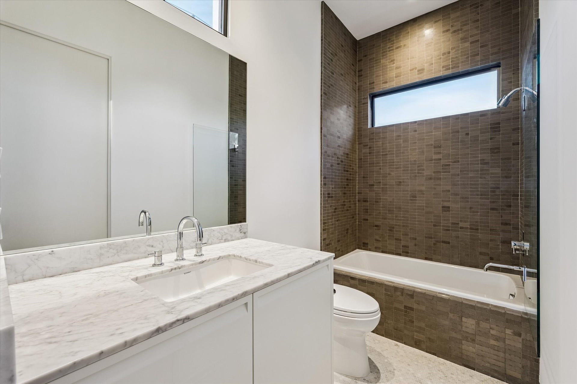 1527 Indiana Street, Houston, TX 77006 Secondary bathroom - offers Poliform cabinetry.