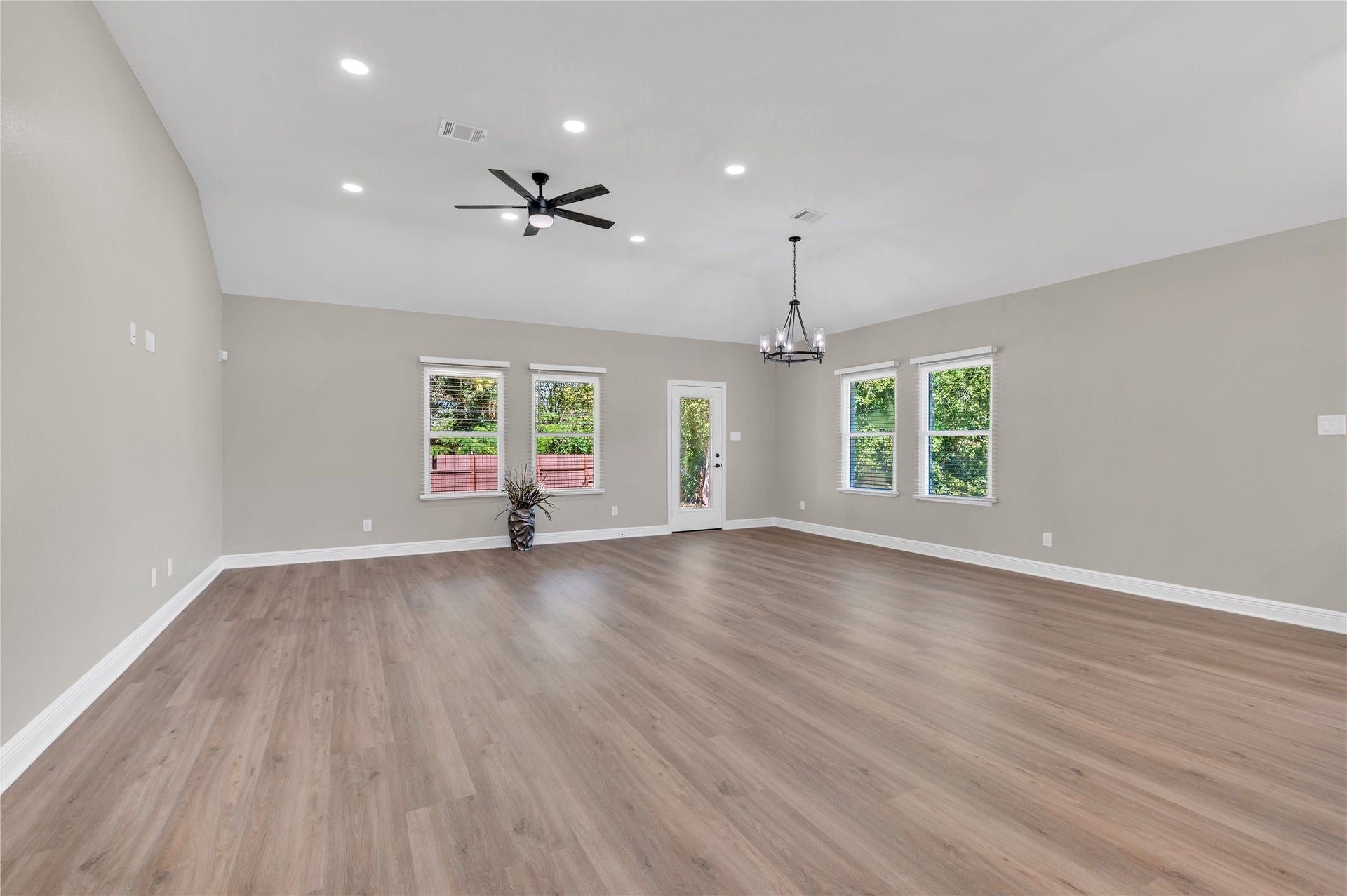 8125 Wetherby Lane, Houston, TX 77075