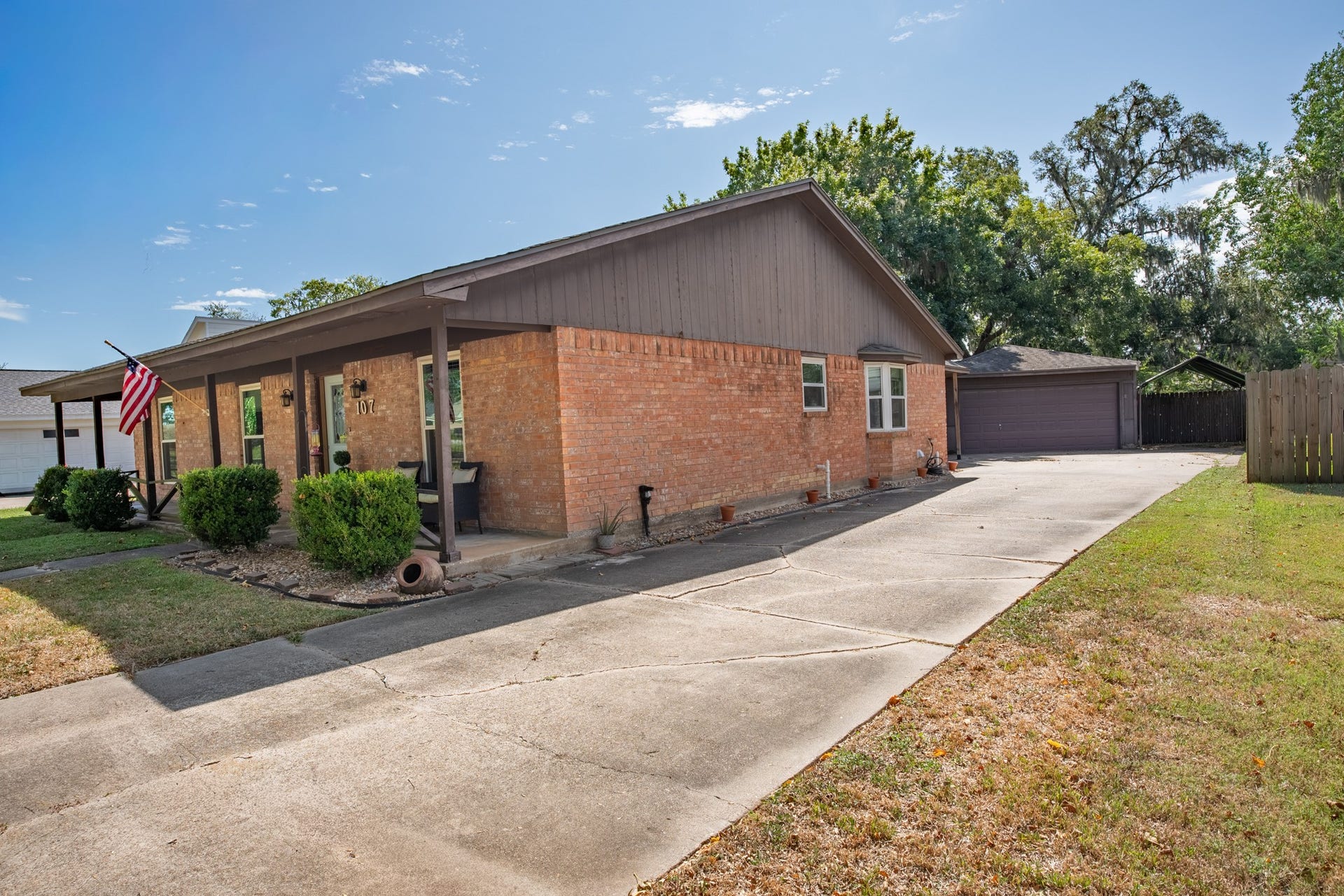 107 Anchusa Street Street, Lake Jackson, TX 77566 107 Anchusa Street Street, Lake Jackson, TX 77566