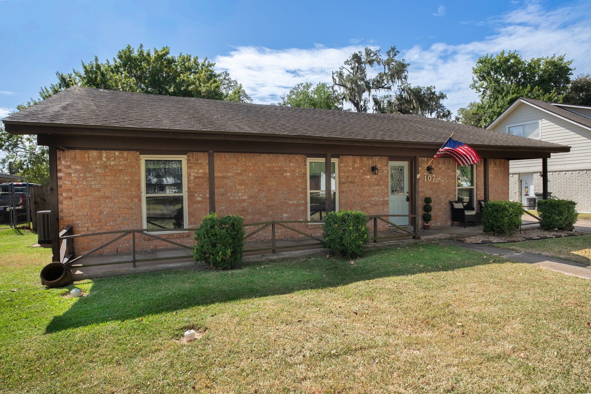 107 Anchusa Street Street, Lake Jackson, TX 77566 107 Anchusa Street Street, Lake Jackson, TX 77566