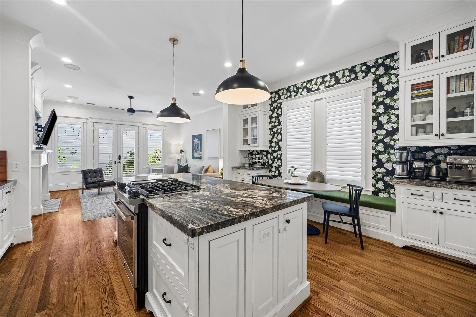 1004 Aurora Street, Houston, TX 77009 1004 Aurora Street, Houston, TX 77009