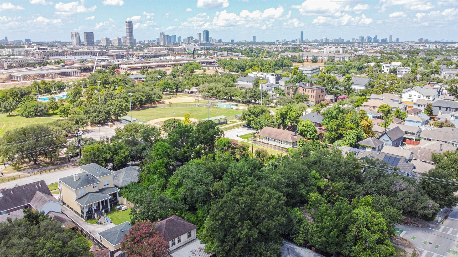 Looking west from the property you can see Stude park in the foreground. The Upper Kirby and Galleria areas just 15 minutes or so away.