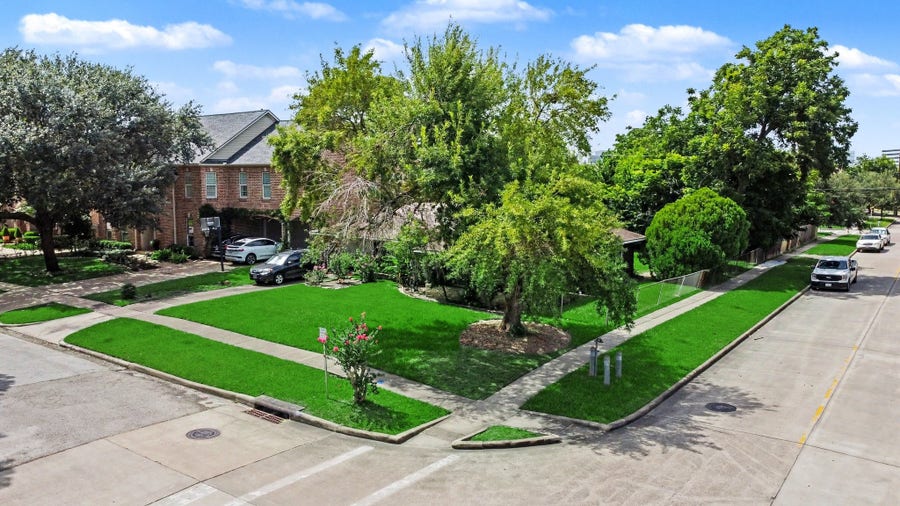 Property photo for 4600 Pin Oak Lane, Bellaire, TX