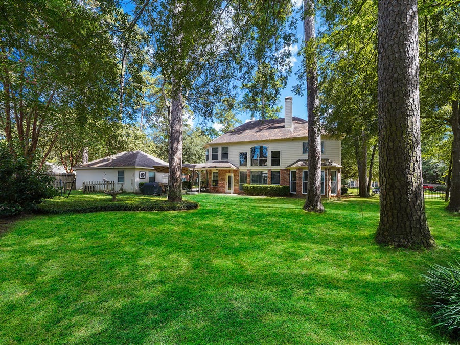 Property photo for 13815 Lakewood Crossing Boulevard, Houston, TX