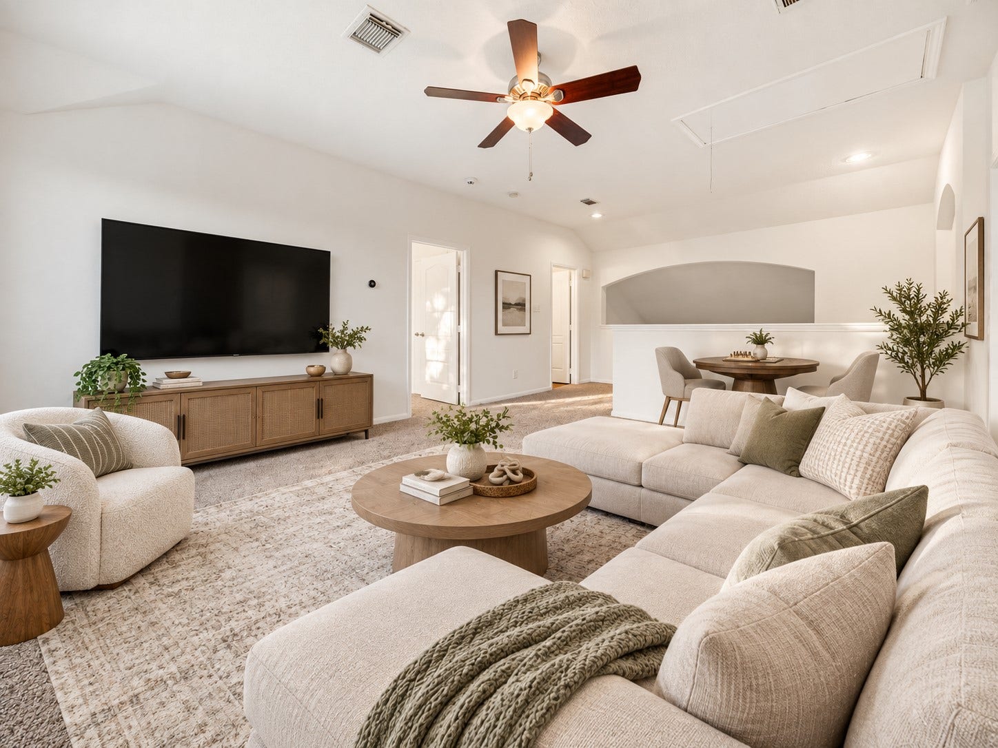 310 Cedar Lake Drive, League City, TX 77573 This room has been virtually staged to showcase it's potential