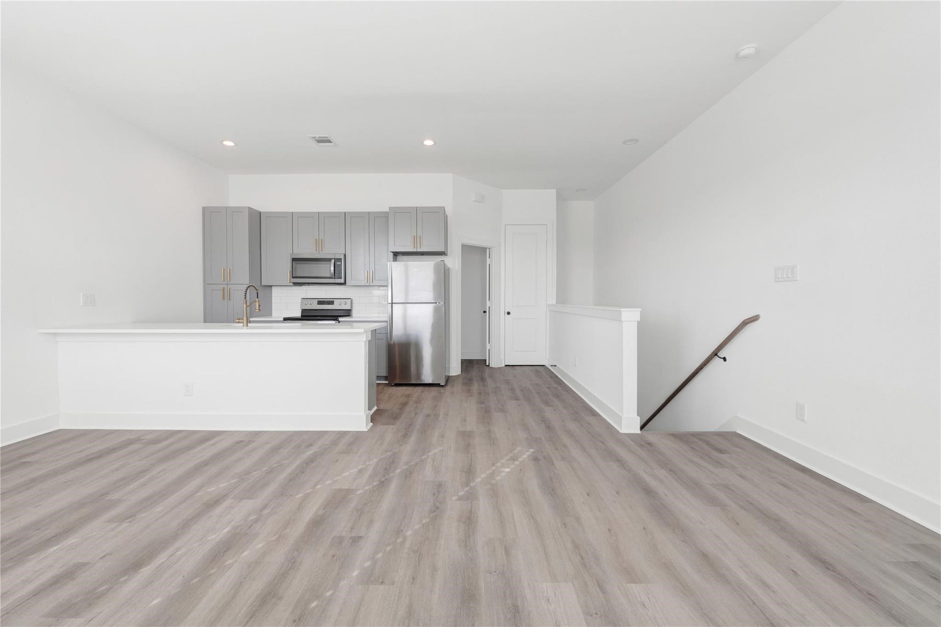 415 Alvia Run Lane, #AB, Houston, TX 77018 415 Alvia Run Lane, #AB, Houston, TX 77018