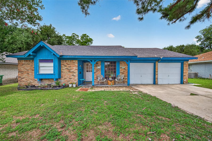 Property photo for 6011 Knotty Wood Drive, Houston, TX