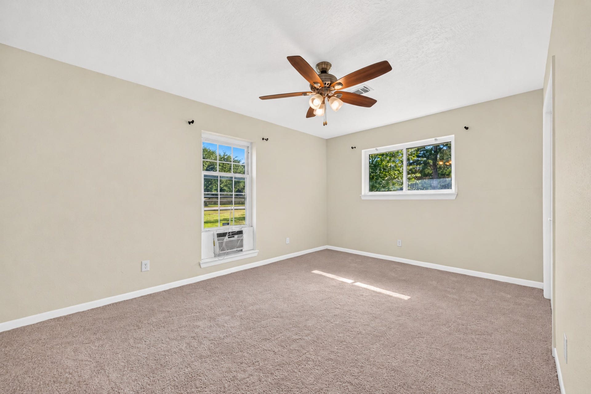 506 N Clear Creek Drive, Friendswood, TX 77546 506 N Clear Creek Drive, Friendswood, TX 77546
