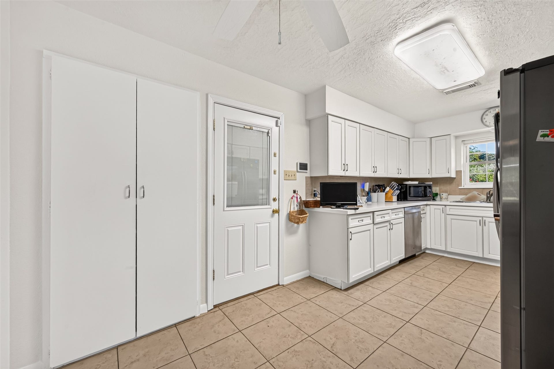 506 N Clear Creek Drive, Friendswood, TX 77546 506 N Clear Creek Drive, Friendswood, TX 77546