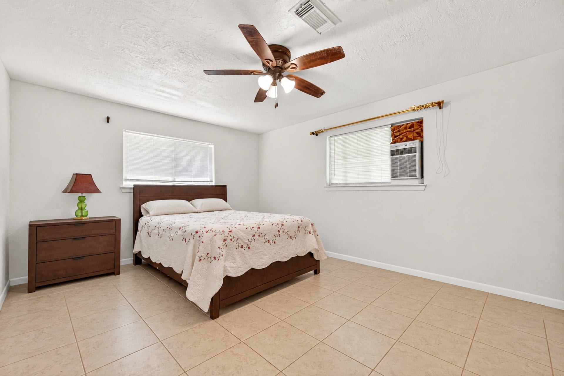 506 N Clear Creek Drive, Friendswood, TX 77546 506 N Clear Creek Drive, Friendswood, TX 77546