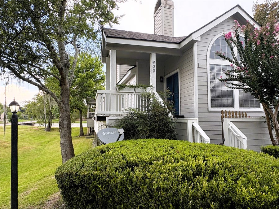 Property photo for 111 Dunbar Estates Drive, #903, Friendswood, TX