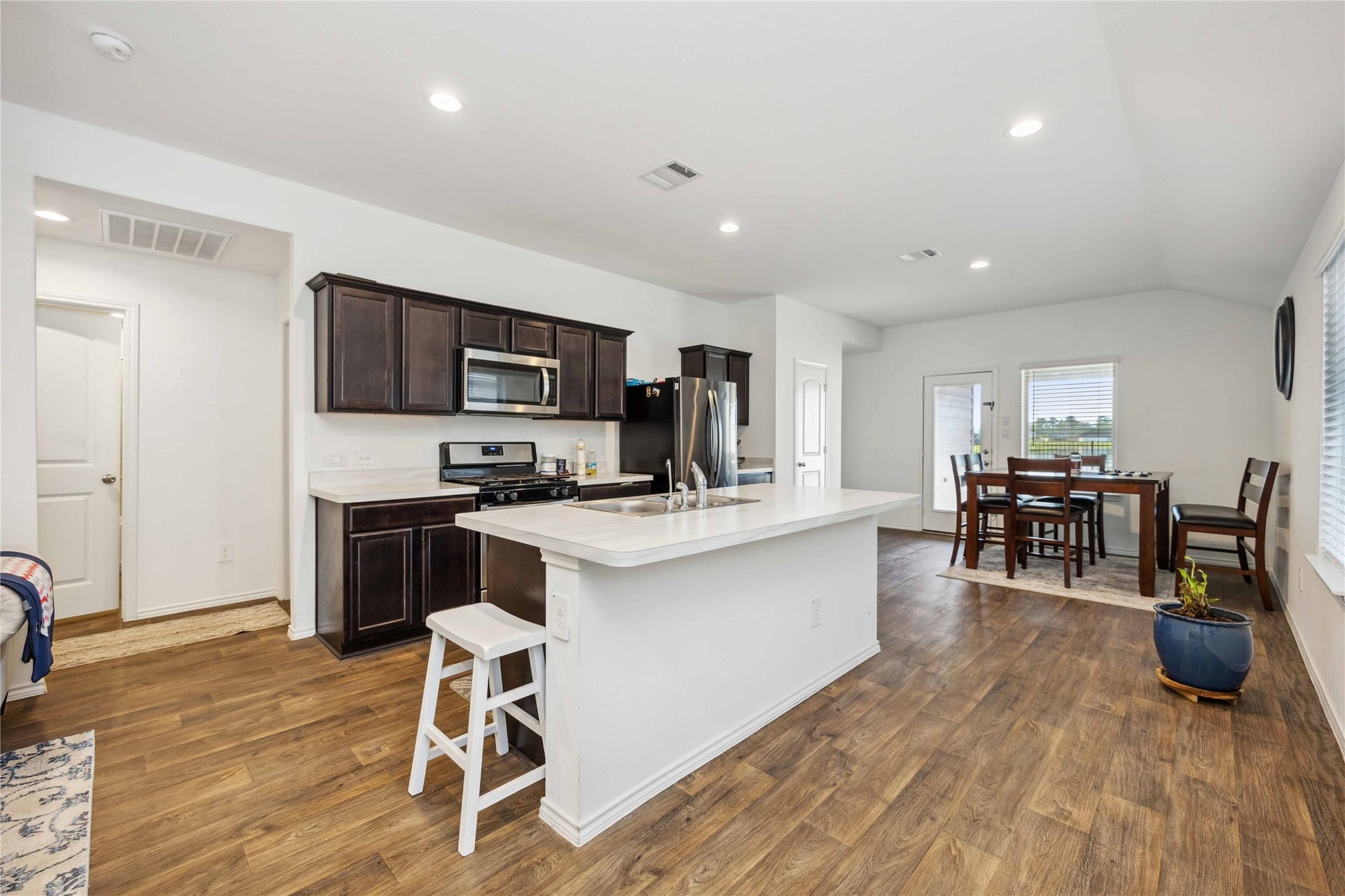 16684 Lonely Pines Drive, Conroe, TX 77302 16684 Lonely Pines Drive, Conroe, TX 77302
